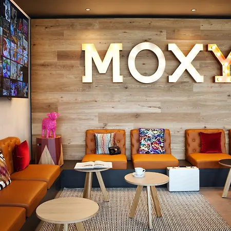 Ξενοδοχείο Moxy 3*