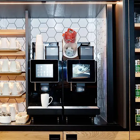 酒店 Moxy 鲁斯特