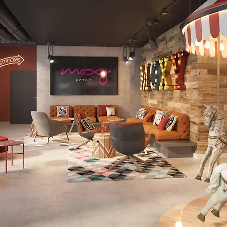 Moxy 3* Rust