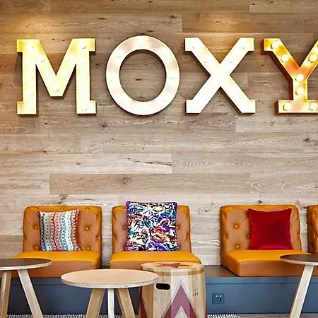 호텔 Moxy